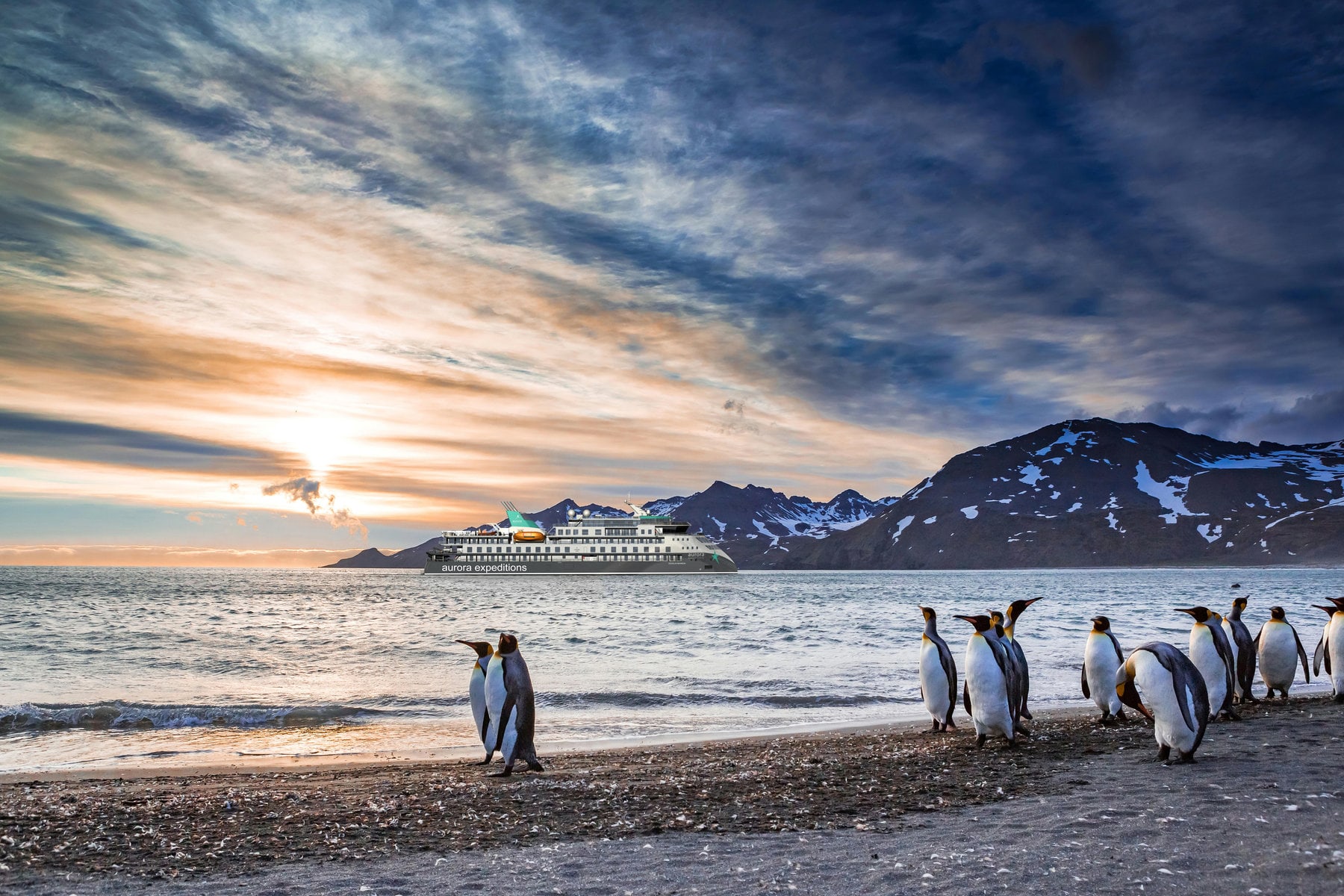 Die technische Ausstattung der MS Douglas Mawson unterstützt einen effizienten Schiffsbetrieb und ist auf die besonderen Anforderungen polarer Gewässer ausgerichtet.