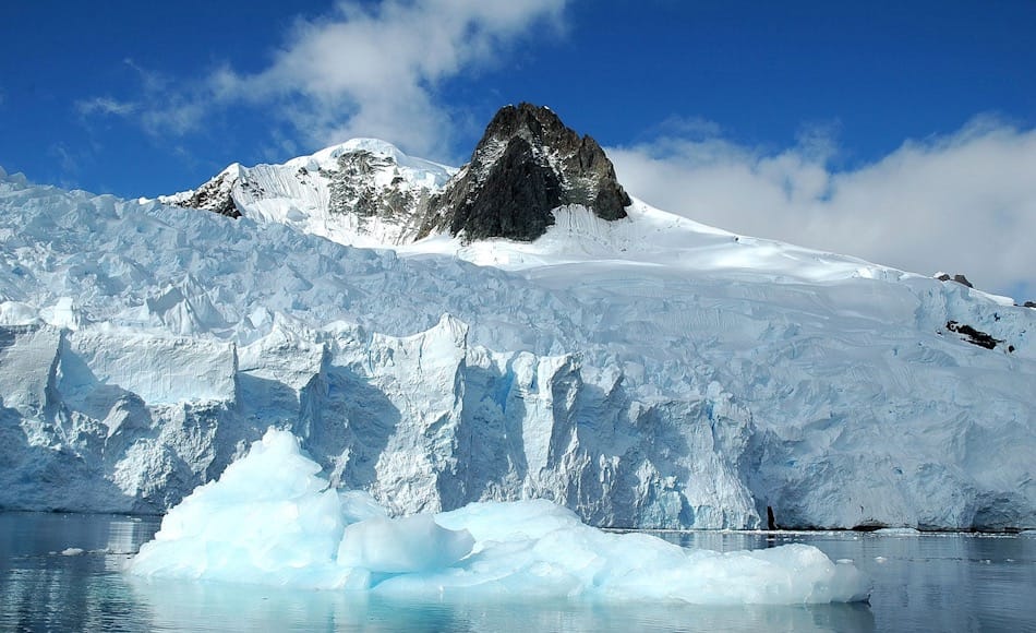 Der antarktische Eisschild besteht tatsächlich aus zwei Teilen, einem westlichen und einem östlichen. Bisher ging man davon aus, dass der westliche Teil stärker abschmilzt als der letztere. Rignot und seine Kollegen sind nun zu einem anderen Ergebnis gekommen. Bild: Michael Wenger