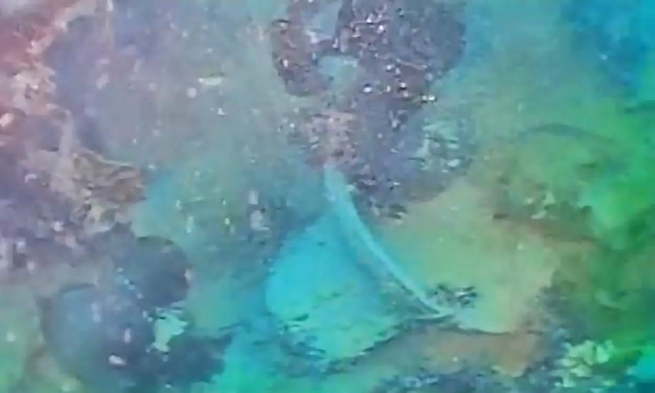 Die Schiffsglocke wurde von einem ROV gefunden und sieht gut erhalten aus. Sollten die Forscher es schaffen, sie zu bergen, könnte sie mit der Glocke der HMS Erebus zusammen gezeigt werden. Bild: Arctic Research Foundation